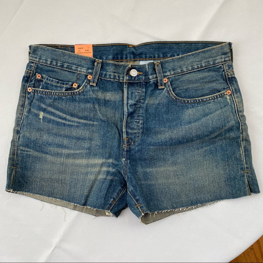 Levi’s 501 button shorts size 31 NWT